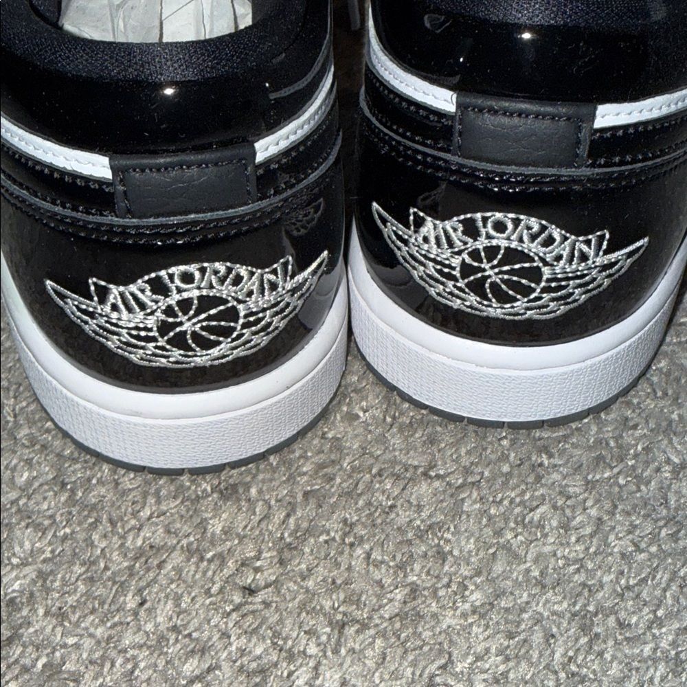 AIR JORDAN 1 LOW SE - Picture 3 of 6